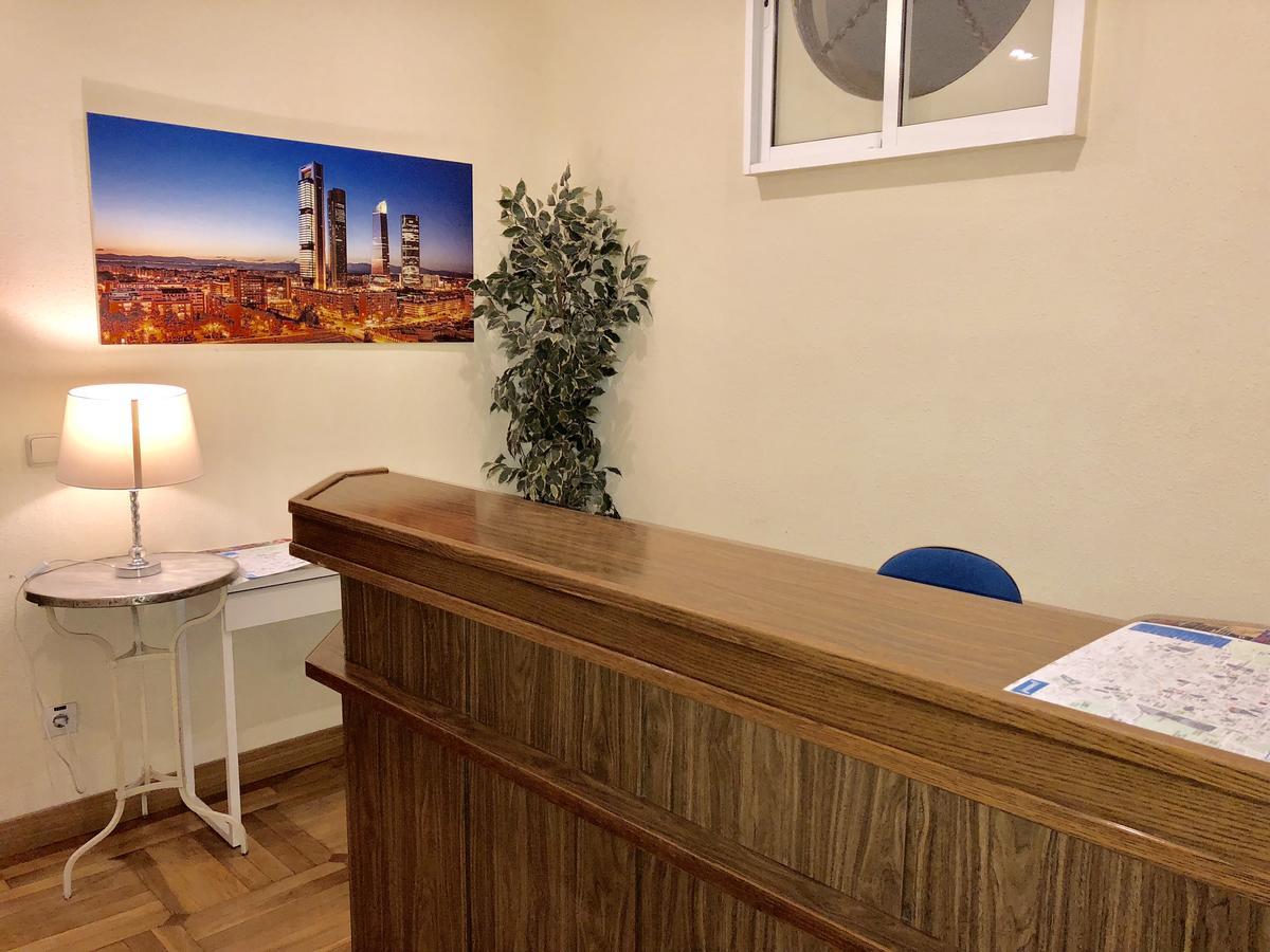 Hostal Arriaza Madrid Exterior foto