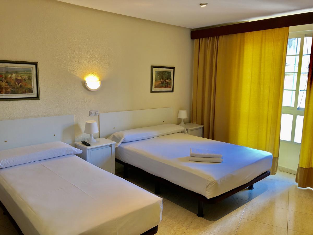 Hostal Arriaza Madrid Exterior foto