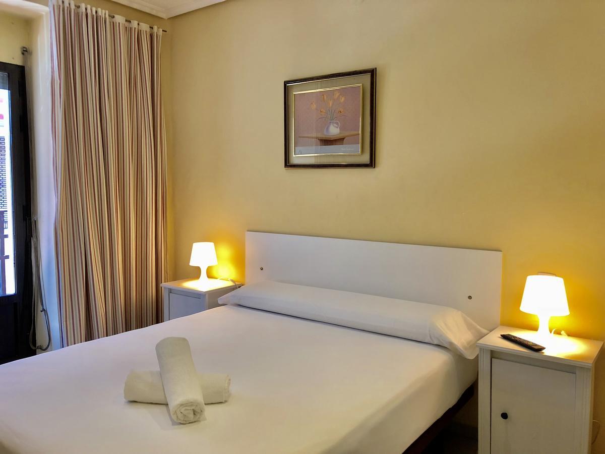 Hostal Arriaza Madrid Exterior foto