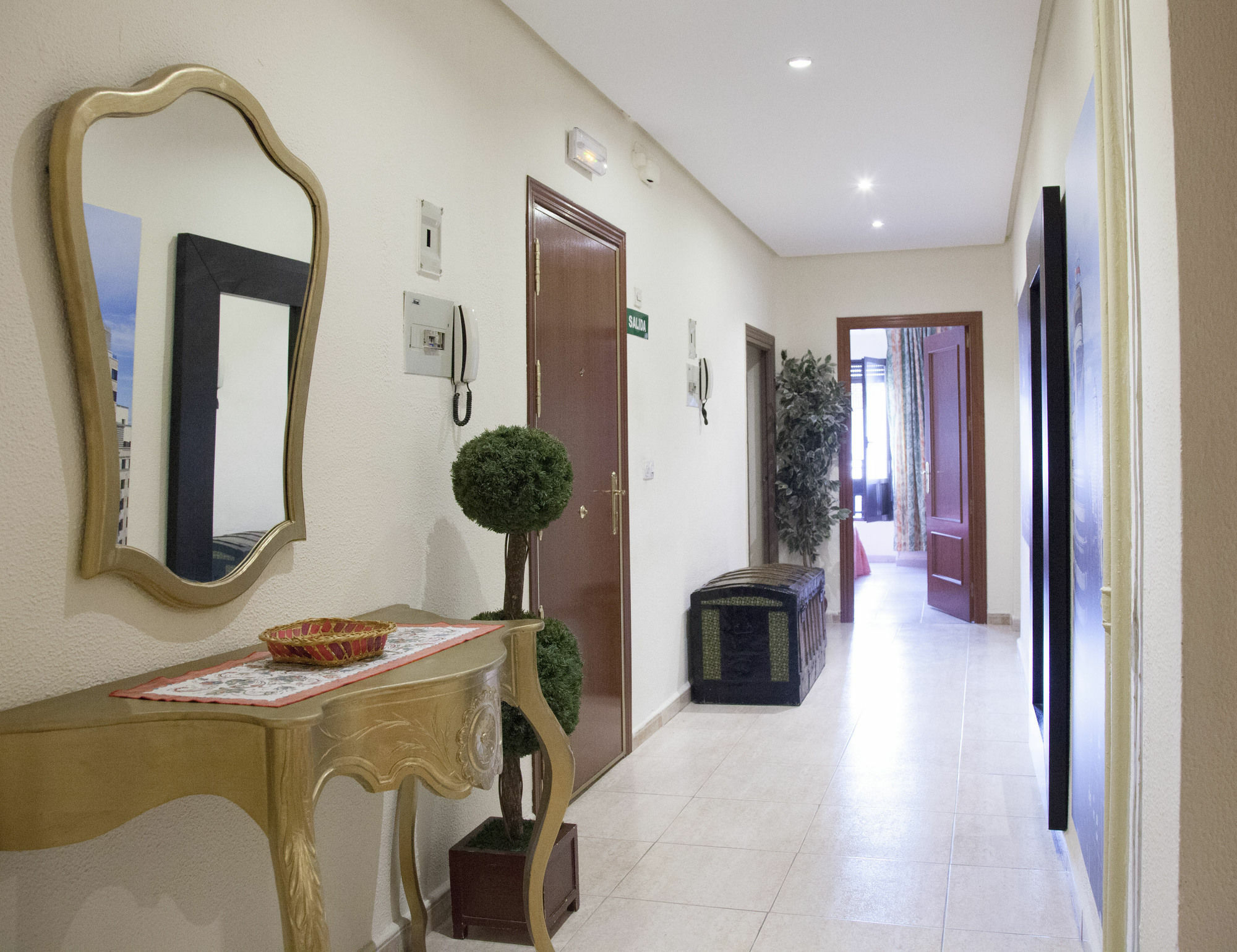 Hostal Arriaza Madrid Exterior foto
